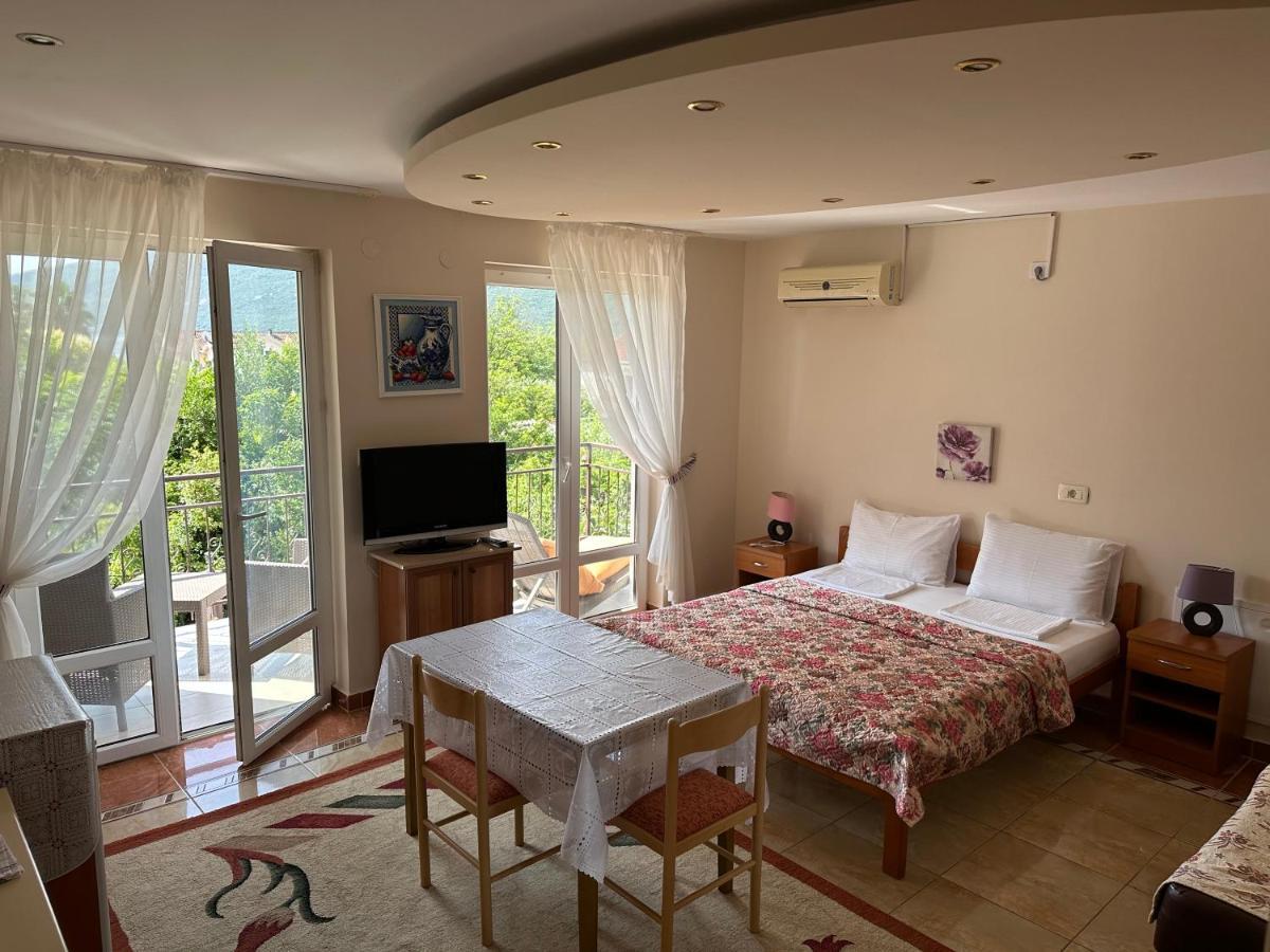 Villa Alla Bed And Breakfast Herceg Novi Eksteriør billede